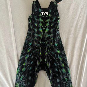 TYR Venzo Women's Closed Back Tech Suit (nwt)